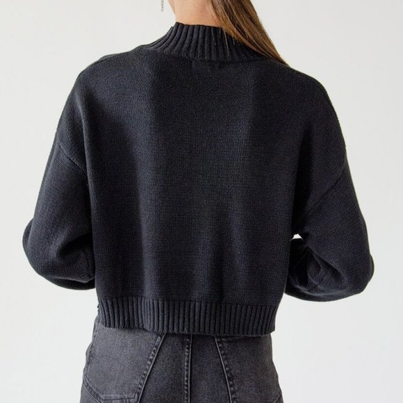 Chunky Knit Cropped Cardigan w/ Safety Pins | Papermoon - Picture 2 of 3